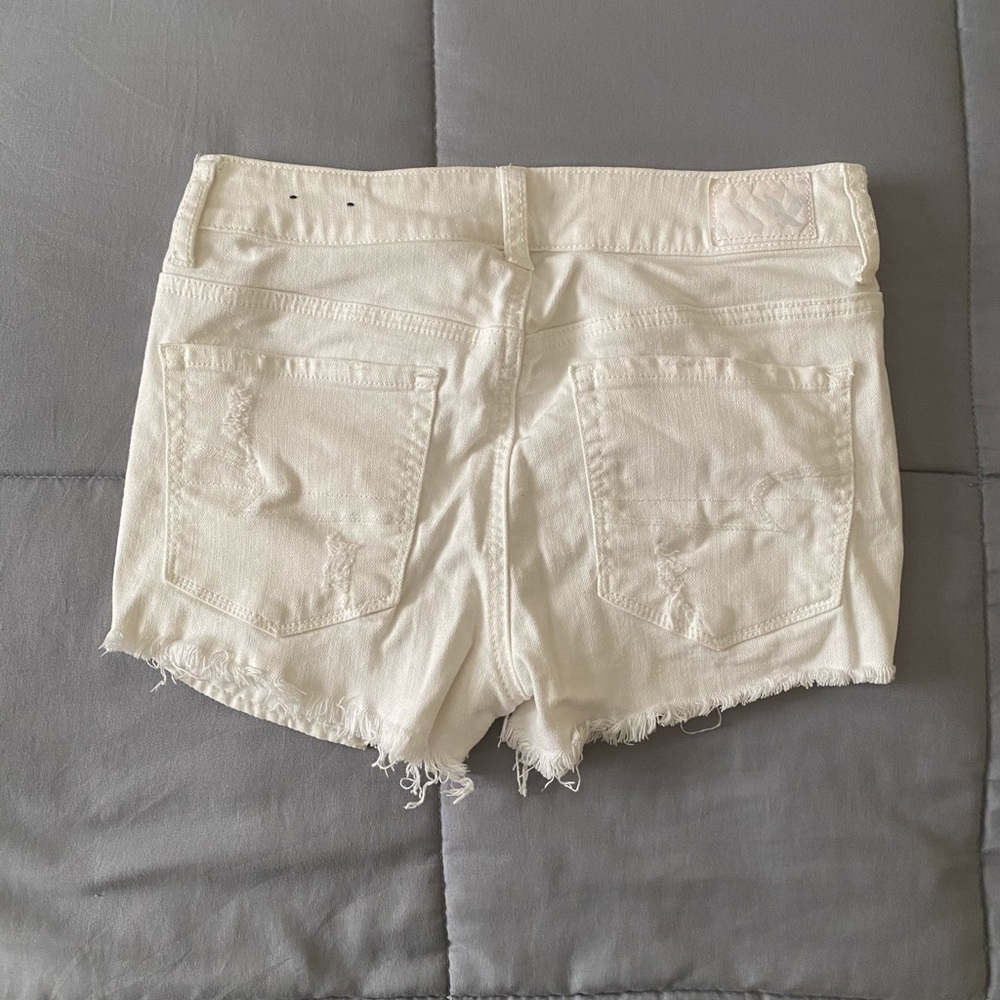 American Eagle White Shorts Size 2 - Picture 2 of 3